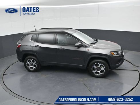 Used 2022 Jeep Compass Trailhawk w/ Trailhawk Convenience Group AWD/4WD image 44