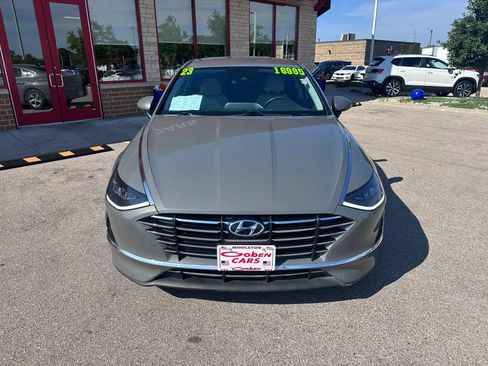 Used 2023 Hyundai Sonata SE FWD image 2