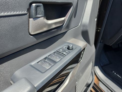 Used 2025 Toyota Tundra Limited AWD/4WD image 18
