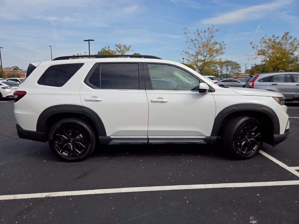 Certified 2025 Honda Pilot Touring image 28