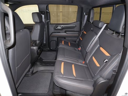 Used 2023 GMC Sierra 1500 AT4 w/ AT4 Preferred Package image 17