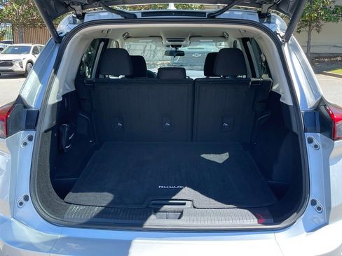 Used 2025 Nissan Rogue SV FWD image 7