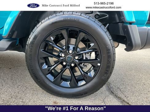 Used 2024 Jeep Wrangler Unlimited Sahara w/ Technology Group AWD/4WD image 9
