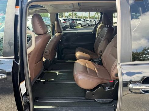 Used 2017 Toyota Sienna Limited Premium AWD/4WD image 13