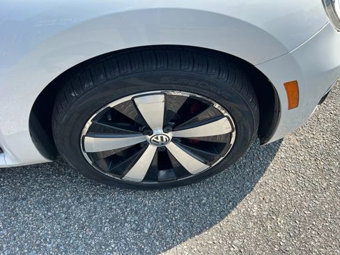 Used 2013 Volkswagen Beetle 2.0T image 26