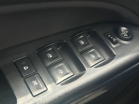 Used 2016 Chevrolet Colorado Z71 AWD/4WD image 36