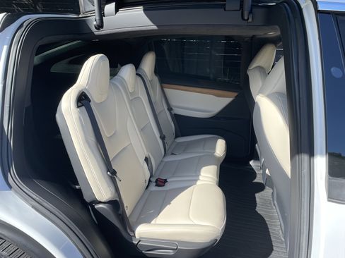 Used 2020 Tesla Model X Long Range AWD/4WD image 4
