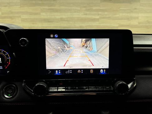 Used 2025 Chevrolet Colorado Z71 w/ Technology Package image 7