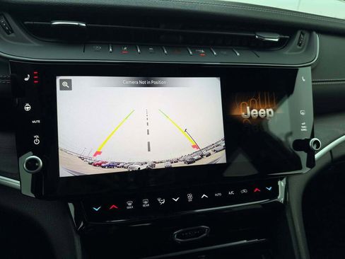 New 2026 Jeep Grand Cherokee Altitude image 33