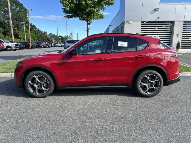 New 2026 Alfa Romeo Stelvio Sprint AWD/4WD image 5