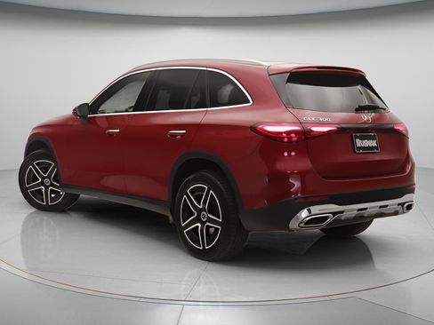 New 2026 Mercedes-Benz GLC 300 image 2