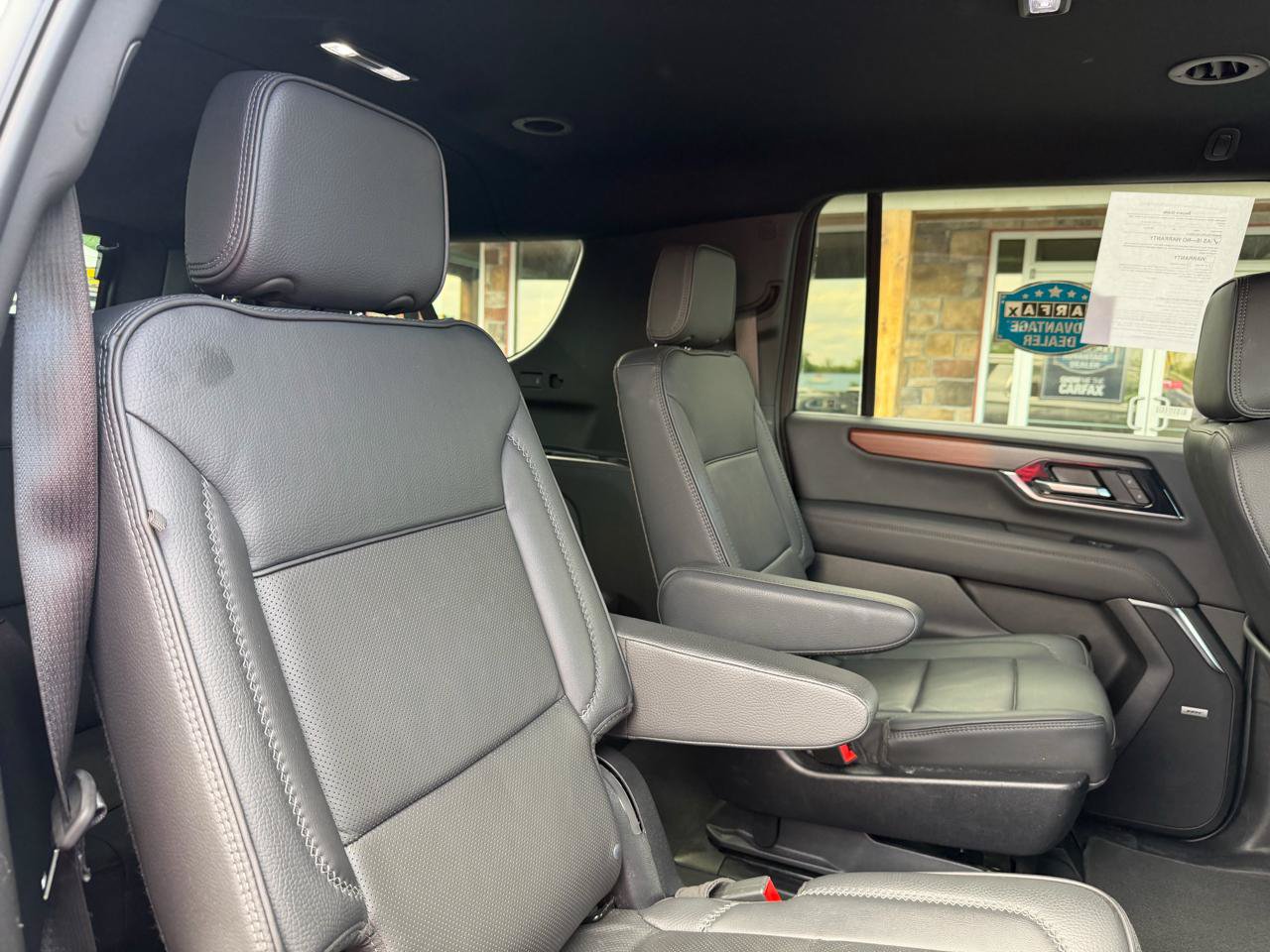 Used 2025 GMC Yukon XL Denali AWD/4WD image 24