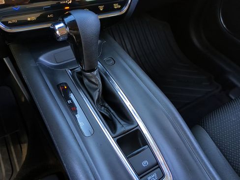 Used 2019 Honda HR-V EX image 24