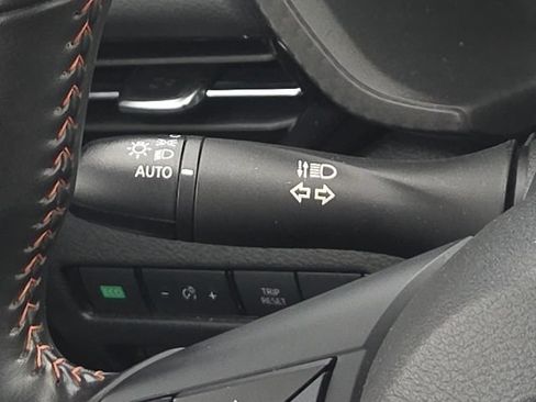 Used 2025 Nissan Sentra SR FWD image 34