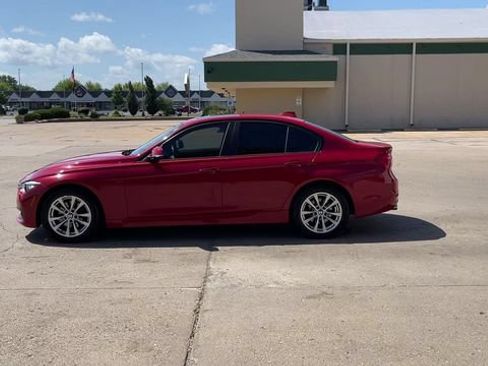 Used 2016 BMW 320i xDrive Sedan AWD/4WD image 5
