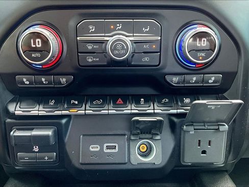 Used 2022 Chevrolet Silverado 3500 High Country w/ Technology Package image 24