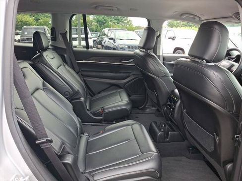Certified 2023 Jeep Grand Cherokee L Limited AWD/4WD image 15