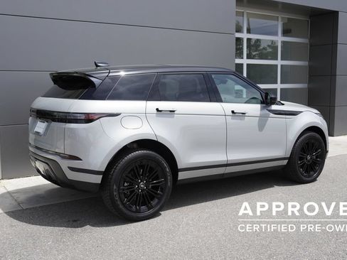 Used 2025 Land Rover Range Rover Evoque S AWD/4WD image 4
