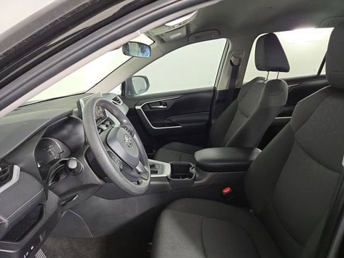 Used 2025 Toyota RAV4 XLE AWD/4WD image 13