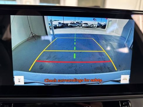 Used 2025 Toyota Camry SE image 28