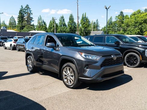 Used 2019 Toyota RAV4 XLE Premium w/ Cold Weather Package AWD/4WD image 26
