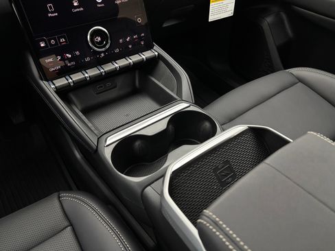 New 2027 GMC Terrain Elevation w/ Elevation Premium Package FWD image 28