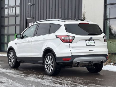 Used 2018 Ford Escape Titanium image 3