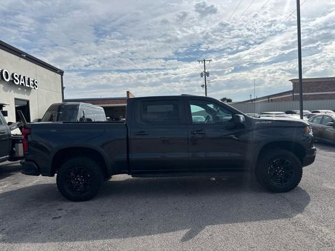 Used 2022 Chevrolet Silverado 1500 ZR2 w/ Technology Package AWD/4WD image 5