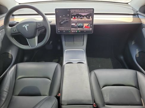 Used 2024 Tesla Model Y 2WD image 8