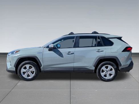Used 2021 Toyota RAV4 XLE w/ Convenience Package image 2