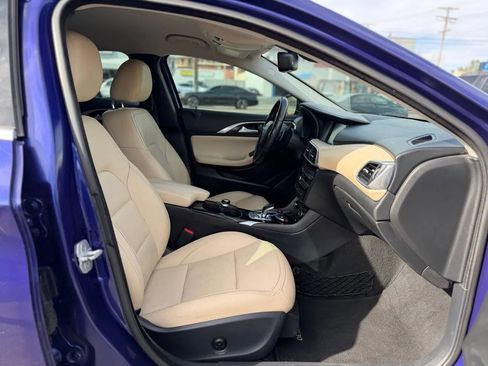 Used 2017 INFINITI QX30 FWD image 32