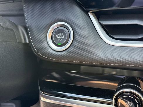 Used 2025 Chevrolet Equinox LT FWD image 15