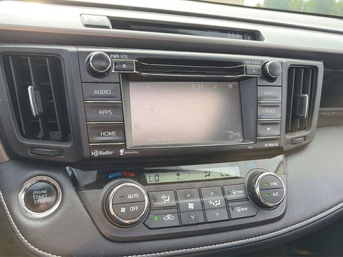 Used 2017 Toyota RAV4 XLE FWD image 5