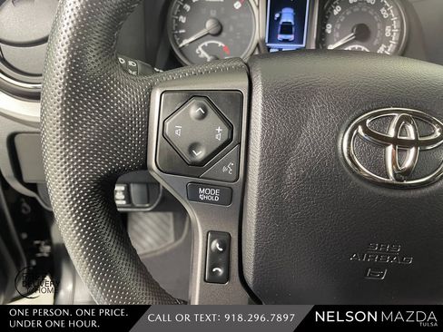 Used 2022 Toyota Tacoma TRD Off-Road image 24