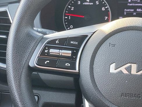 Used 2022 Kia Seltos LX AWD/4WD image 8