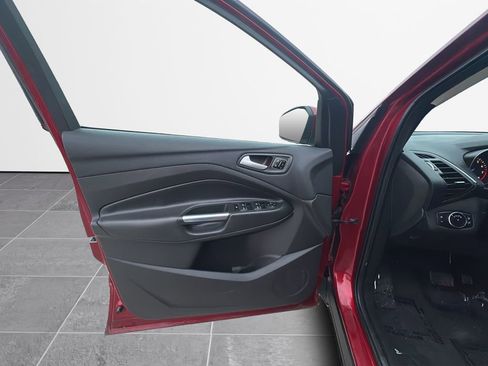 Used 2017 Ford Escape Titanium image 28