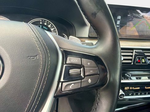 Used 2018 BMW 530e xDrive AWD/4WD image 26