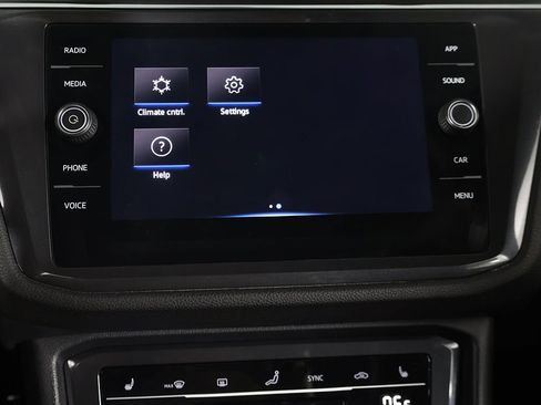 Used 2023 Volkswagen Tiguan SE FWD image 44