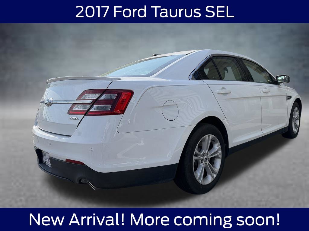 Used 2017 Ford Taurus SEL w/ Equipment Group 201A FWD image 4
