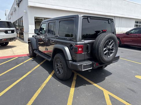 Used 2025 Jeep Wrangler Unlimited Sport AWD/4WD image 7
