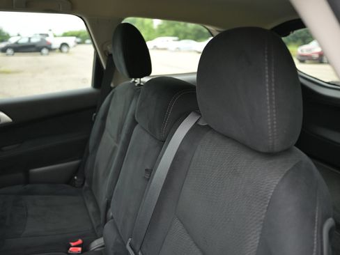 Used 2015 Nissan Pathfinder SV FWD image 35