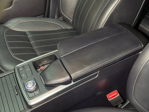 Used 2016 Mercedes-Benz GL 450 4MATIC w/ Premium I Package image 33