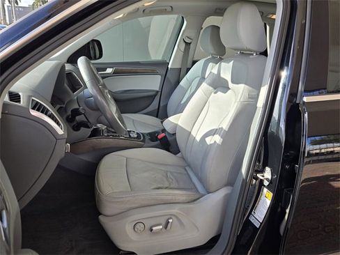 Used 2017 Audi Q5 2.0T Premium image 13