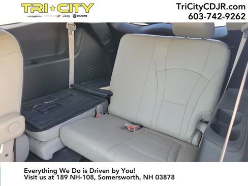 Used 2018 Buick Enclave Essence image 17