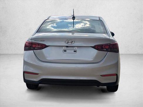 Used 2022 Hyundai Accent SEL image 6