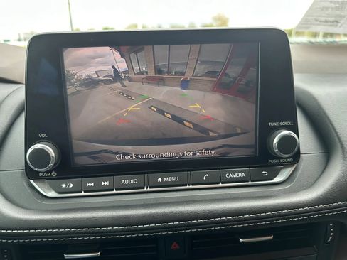 Used 2021 Nissan Rogue S AWD/4WD image 13