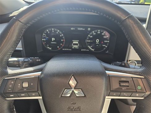 Used 2023 Mitsubishi Outlander SEL image 18