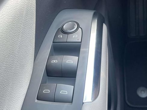 New 2026 Chevrolet Traverse LT FWD image 19
