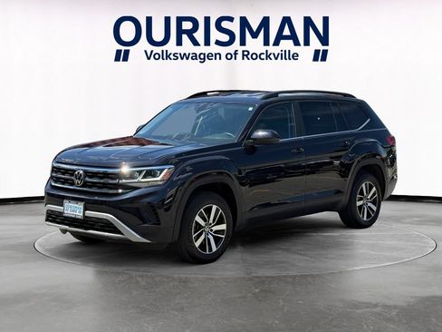 Used 2023 Volkswagen Atlas SE AWD/4WD image 2