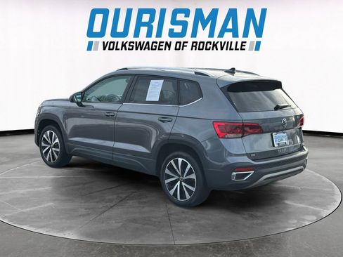 Used 2024 Volkswagen Taos SE image 4